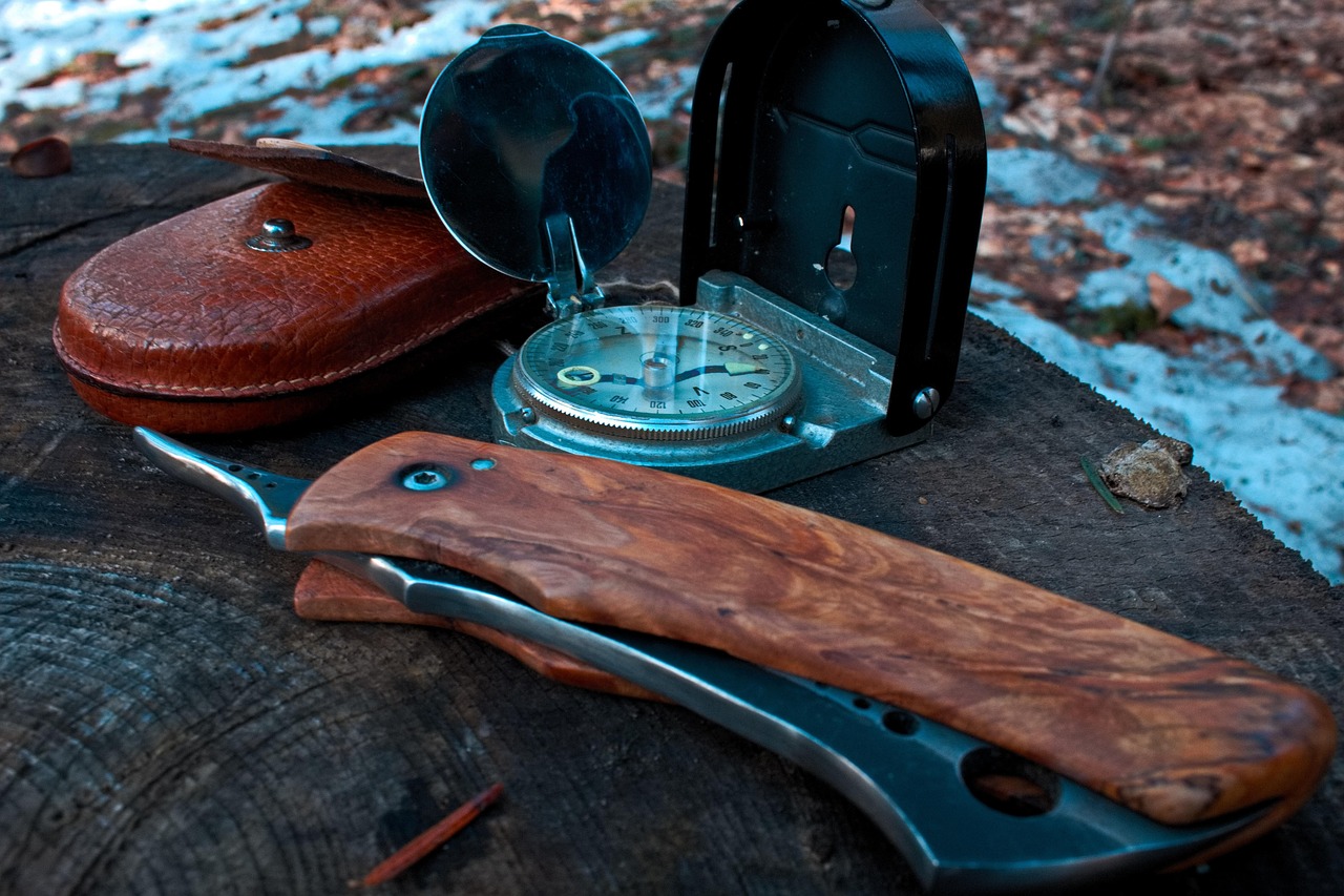 winter, knife, compass, zalesactvo, nature, survival, forest, survival, survival, survival, survival, survival